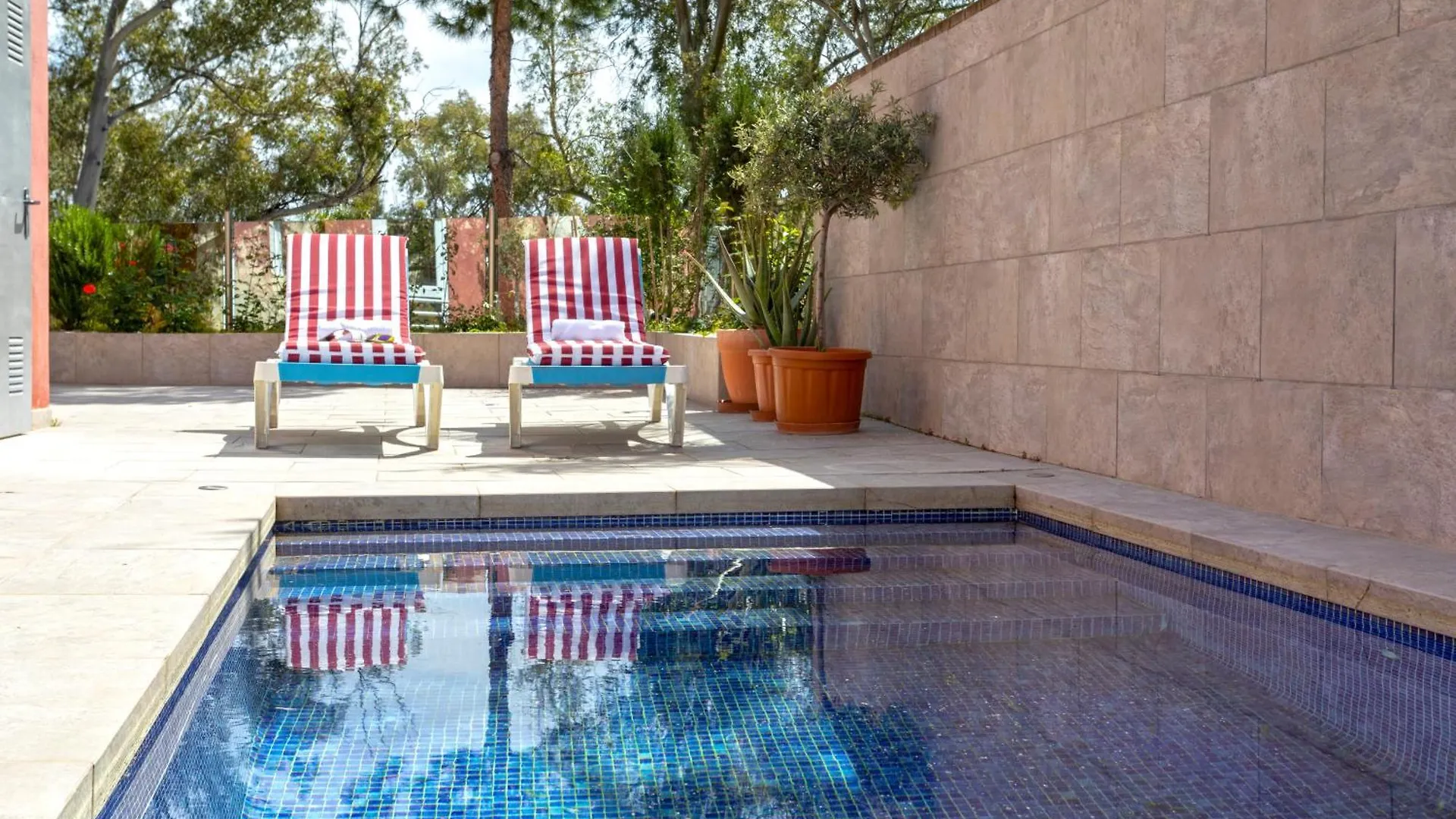 Sunstay Chalet La Colina Torremolinos contacts